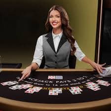 Koleksi game populer di platform cland4d termasuk slot, live dealer, sportsbook, dan esports